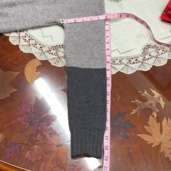 360 Wool Cashmere Colorblock Gray Sweater - Picture 7 of 9